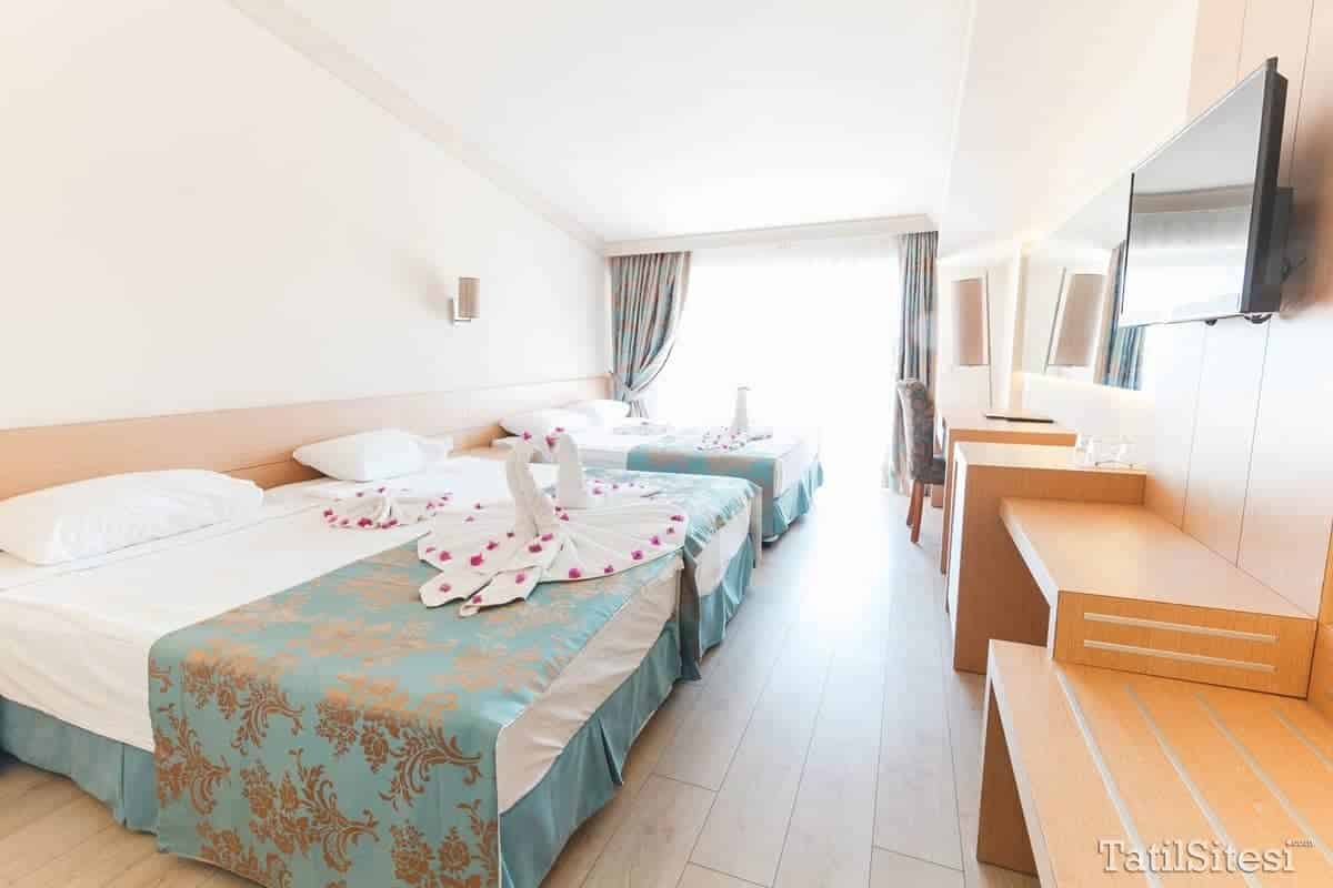 Loceanica Beach Resort Hotel